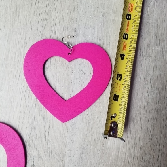 "BUNDLES ONLY" Huge Heart Wooden Painted Dangle Earrings - Picture 4 of 5